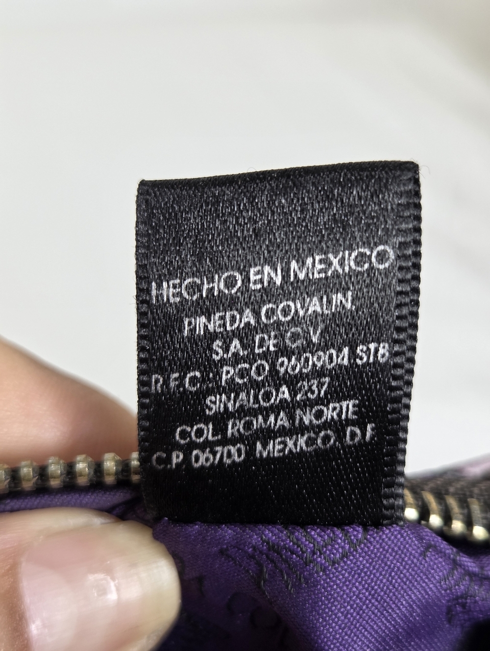 Pineda Covalin Purple Floral Leather/Polyester Wristlet /Silver Branded Zip Pull - Picture 7 of 13